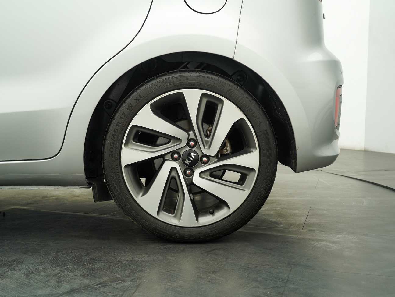 terpakai 2015 Kia Rio SX 1.4