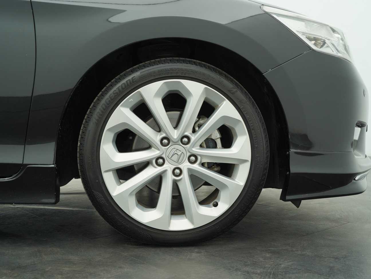 used 2014 Honda Accord VTi-L 2.4