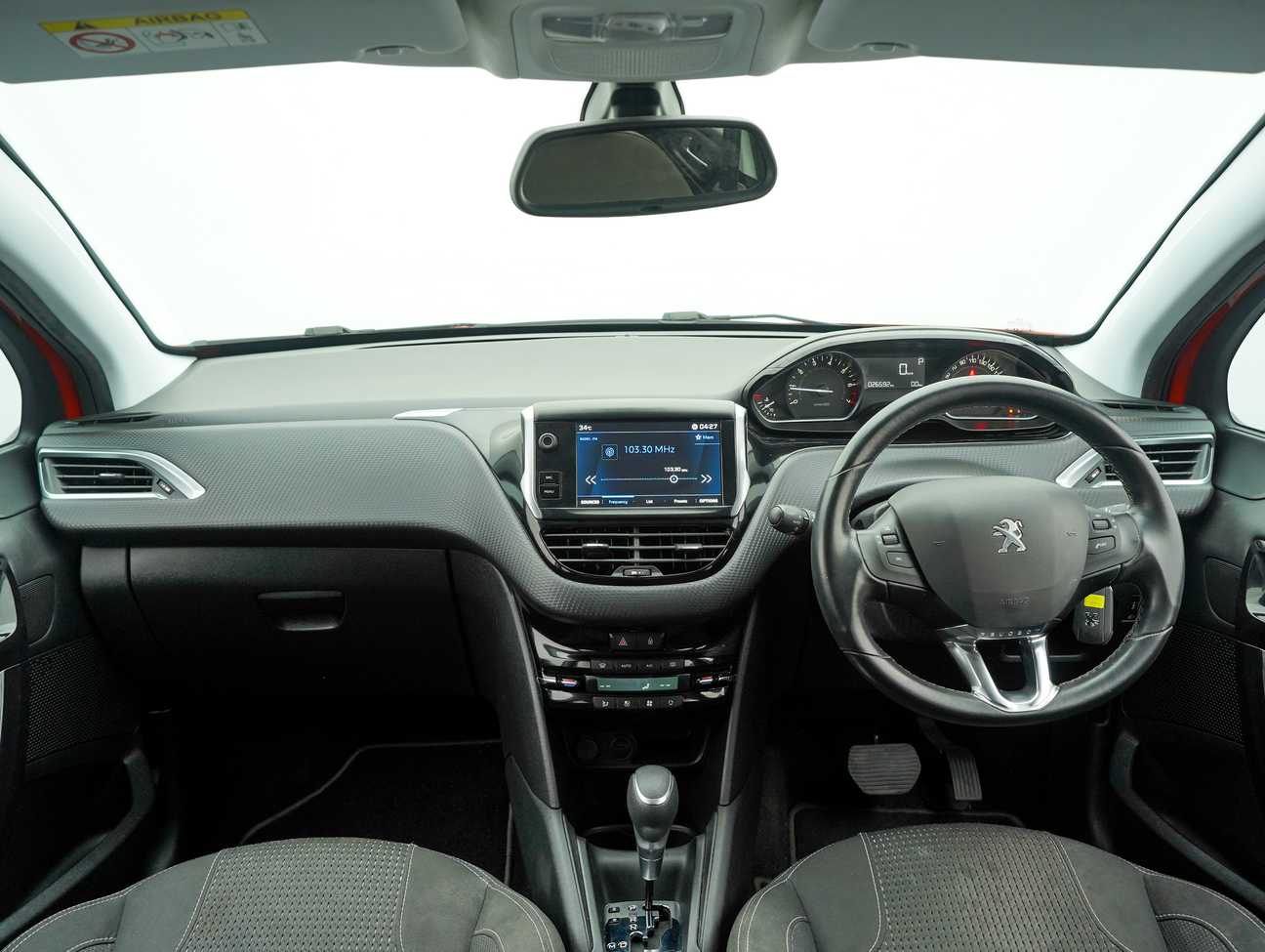 terpakai 2019 Peugeot 208 PureTech 1.2