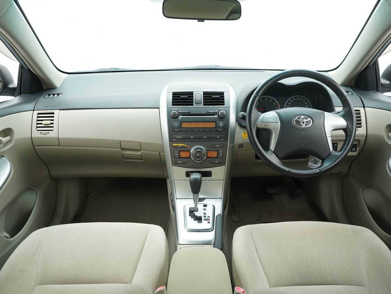 used 2013 Toyota Corolla Altis E 1.8