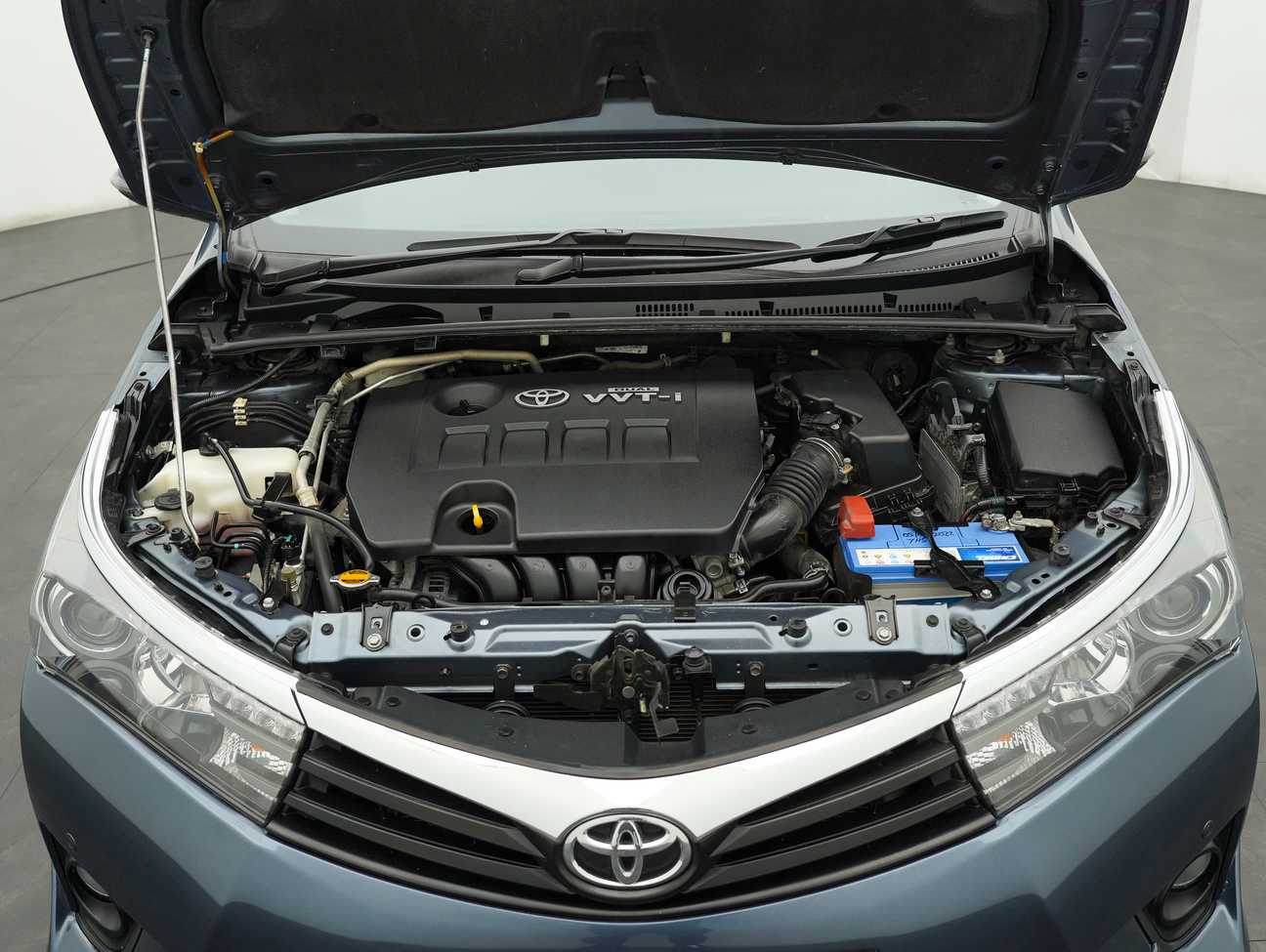 used 2014 Toyota Corolla Altis V 2.0