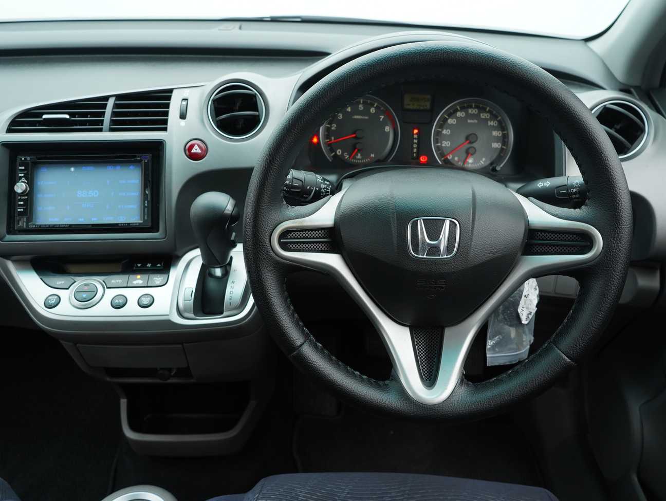 used 2010 Honda Stream i-VTEC 1.8