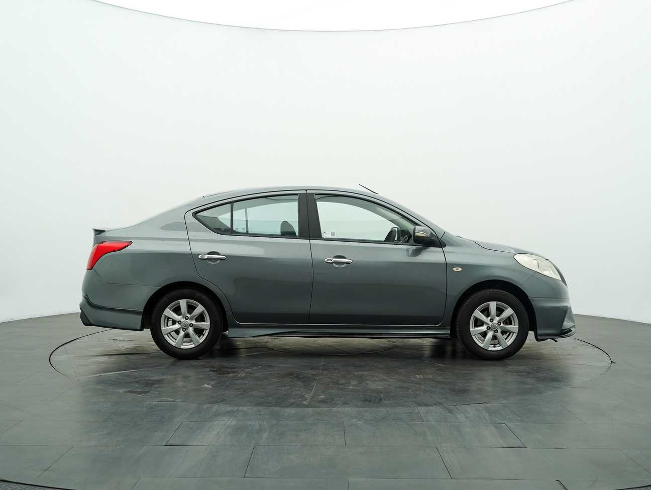 used 2014 Nissan Almera VL 1.5