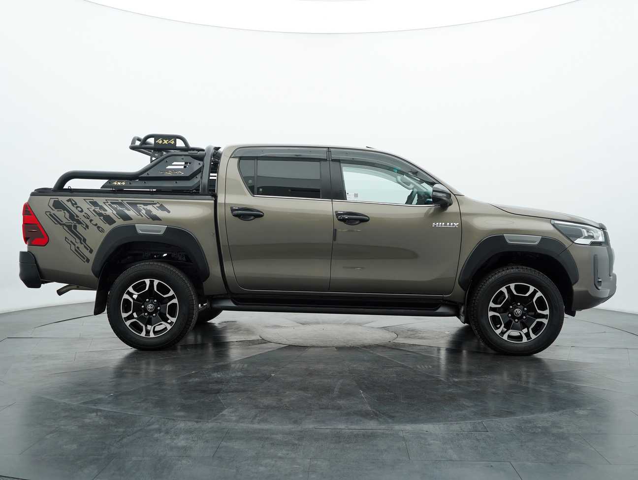 used 2022 Toyota Hilux V Dual Cab 2.4