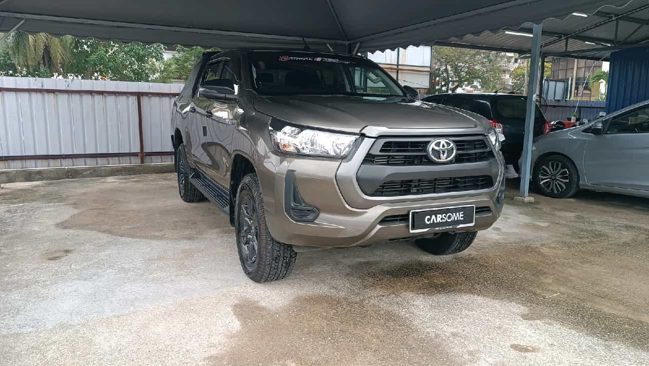 terpakai 2023 Toyota Hilux E Dual Cab 2.4