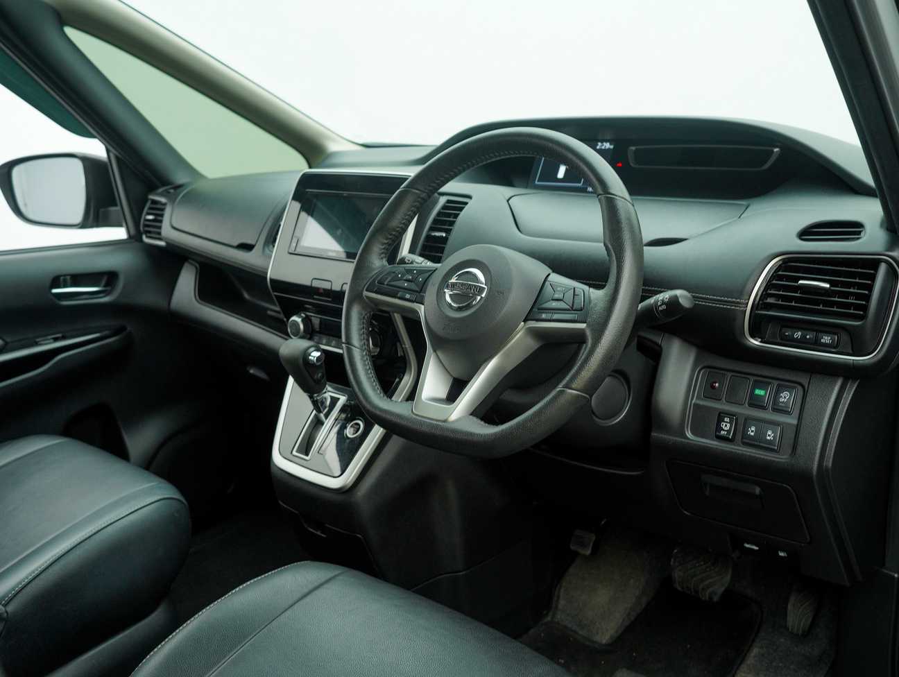 used 2018 Nissan Serena S-Hybrid High-Way Star Premium 2.0