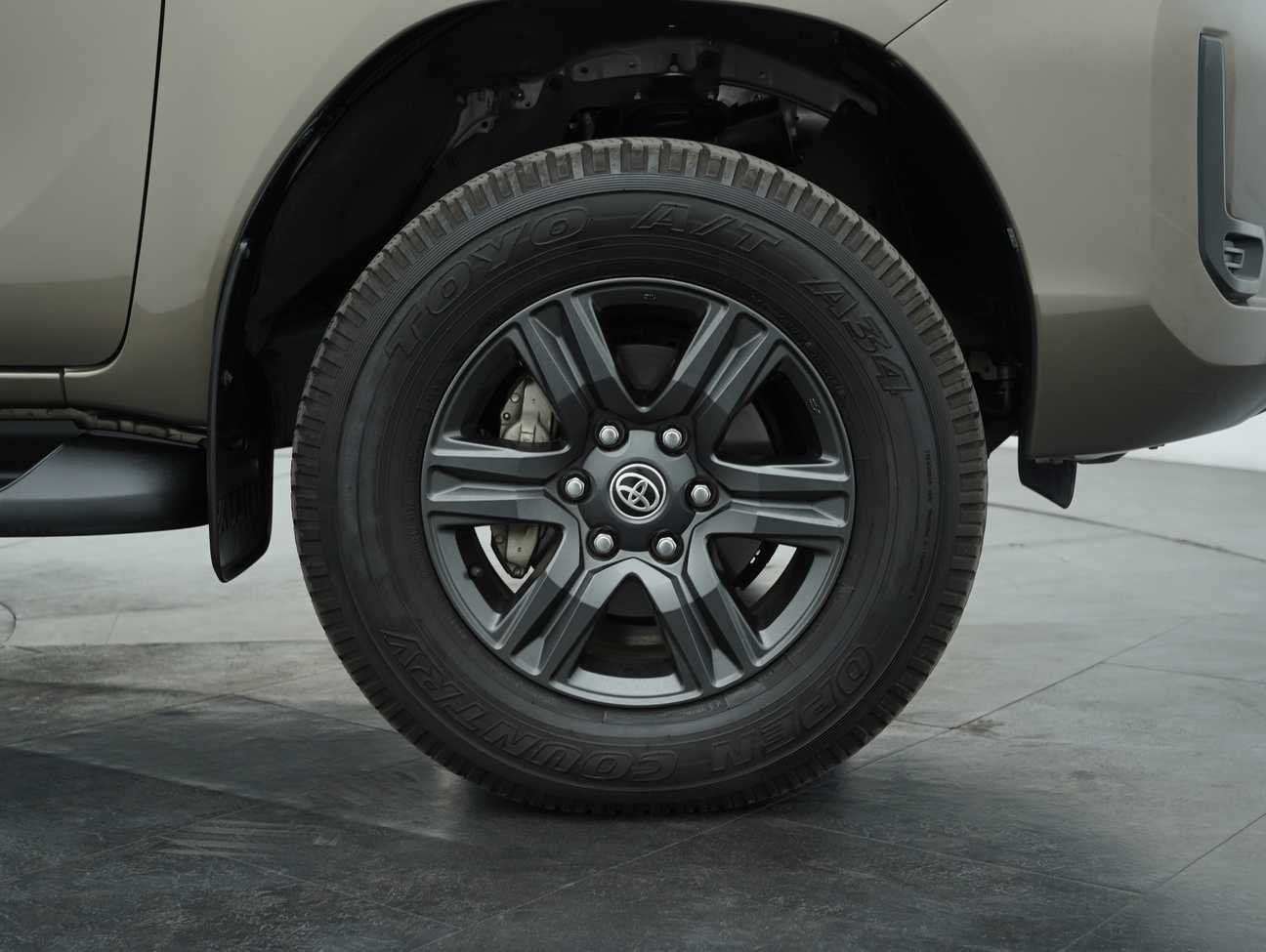 used 2022 Toyota Hilux E Dual Cab 2.4