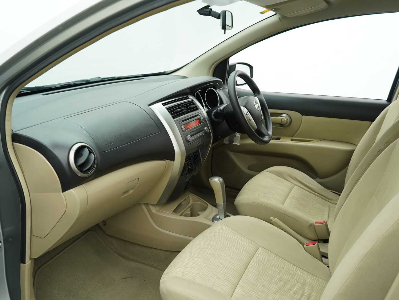 used 2015 Nissan Grand Livina Comfort 1.6