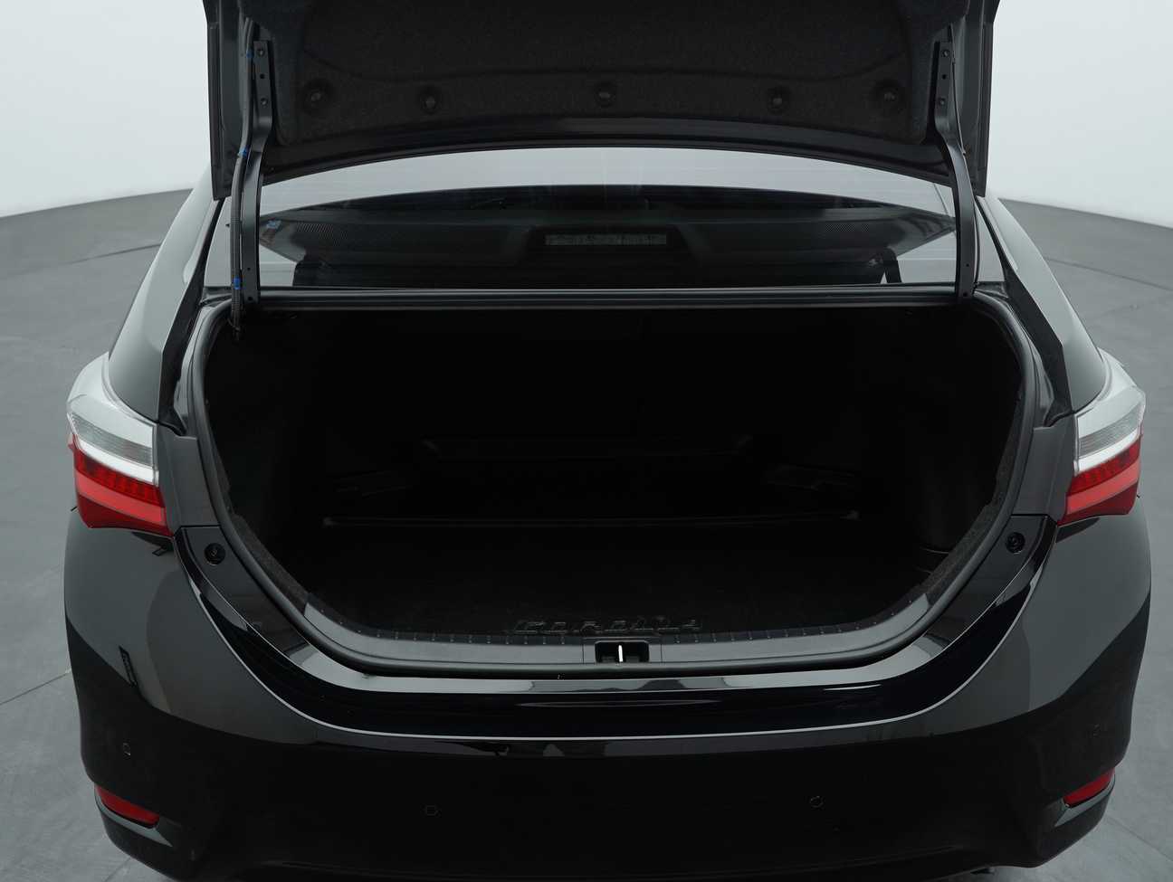 used 2017 Toyota Corolla Altis V 2.0