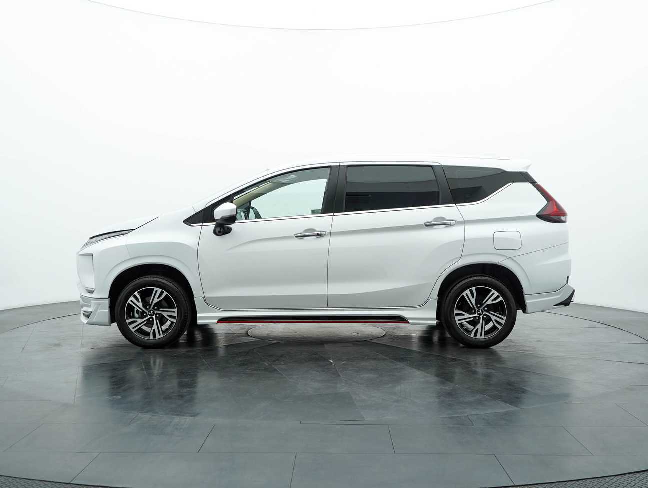 used 2024 Mitsubishi Xpander  1.5
