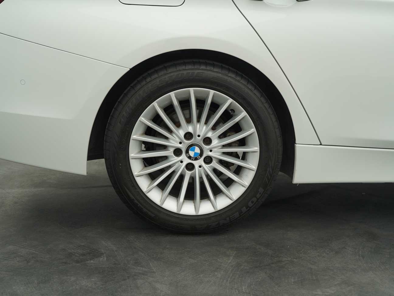 terpakai 2017 BMW 318i Luxury 1.5