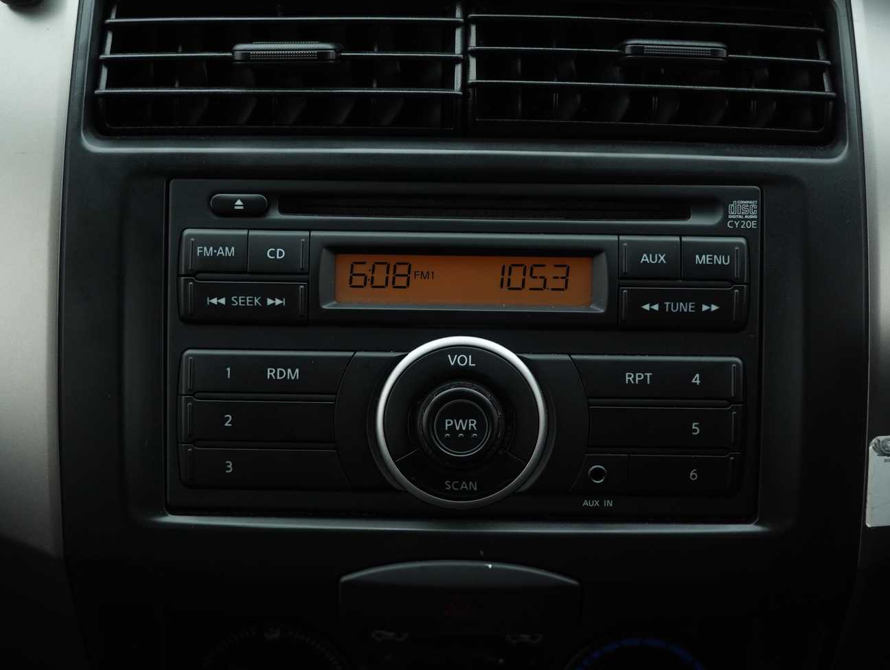 used 2013 Nissan Grand Livina Comfort 1.6