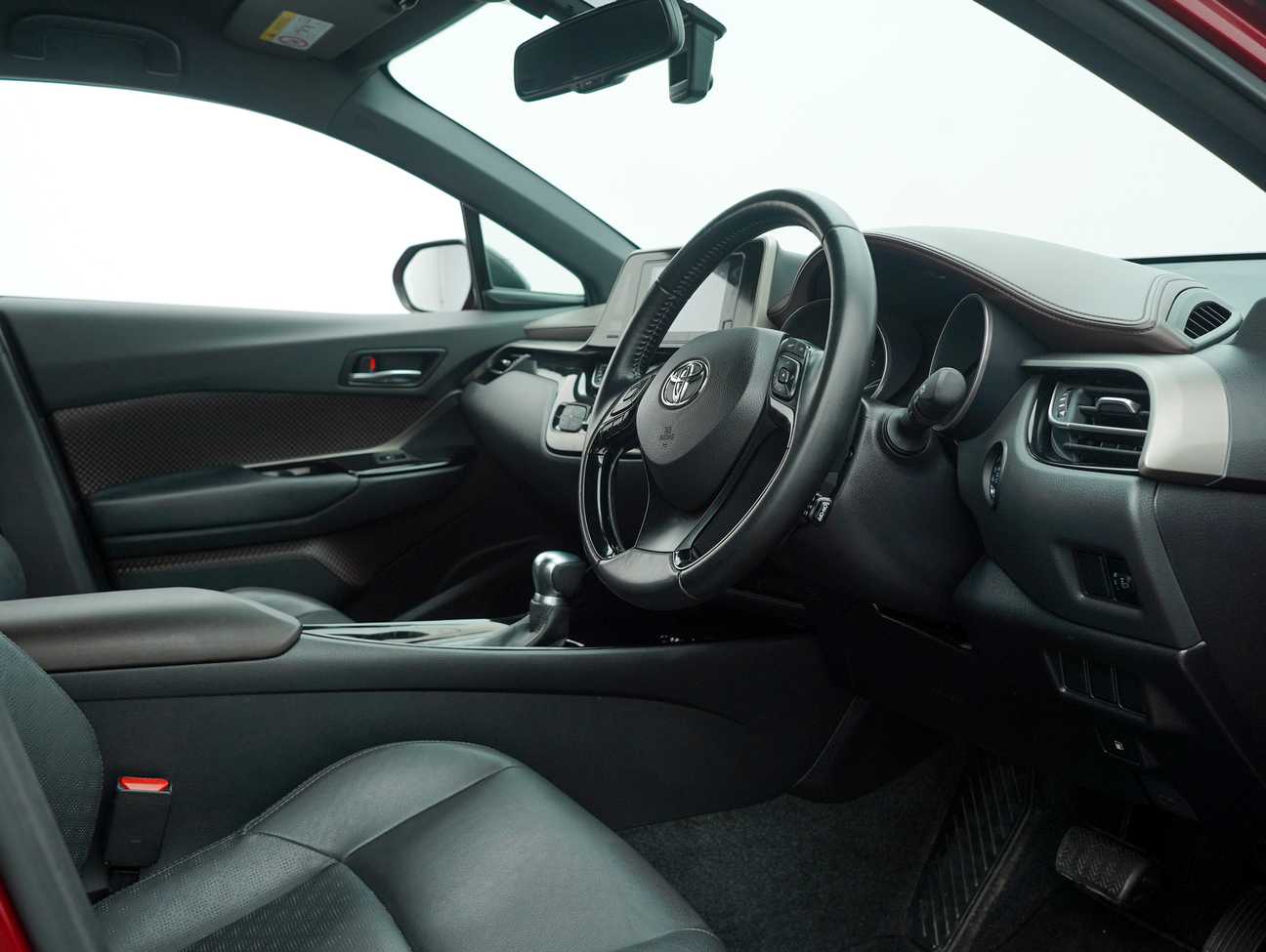 used 2019 Toyota C-HR  1.8