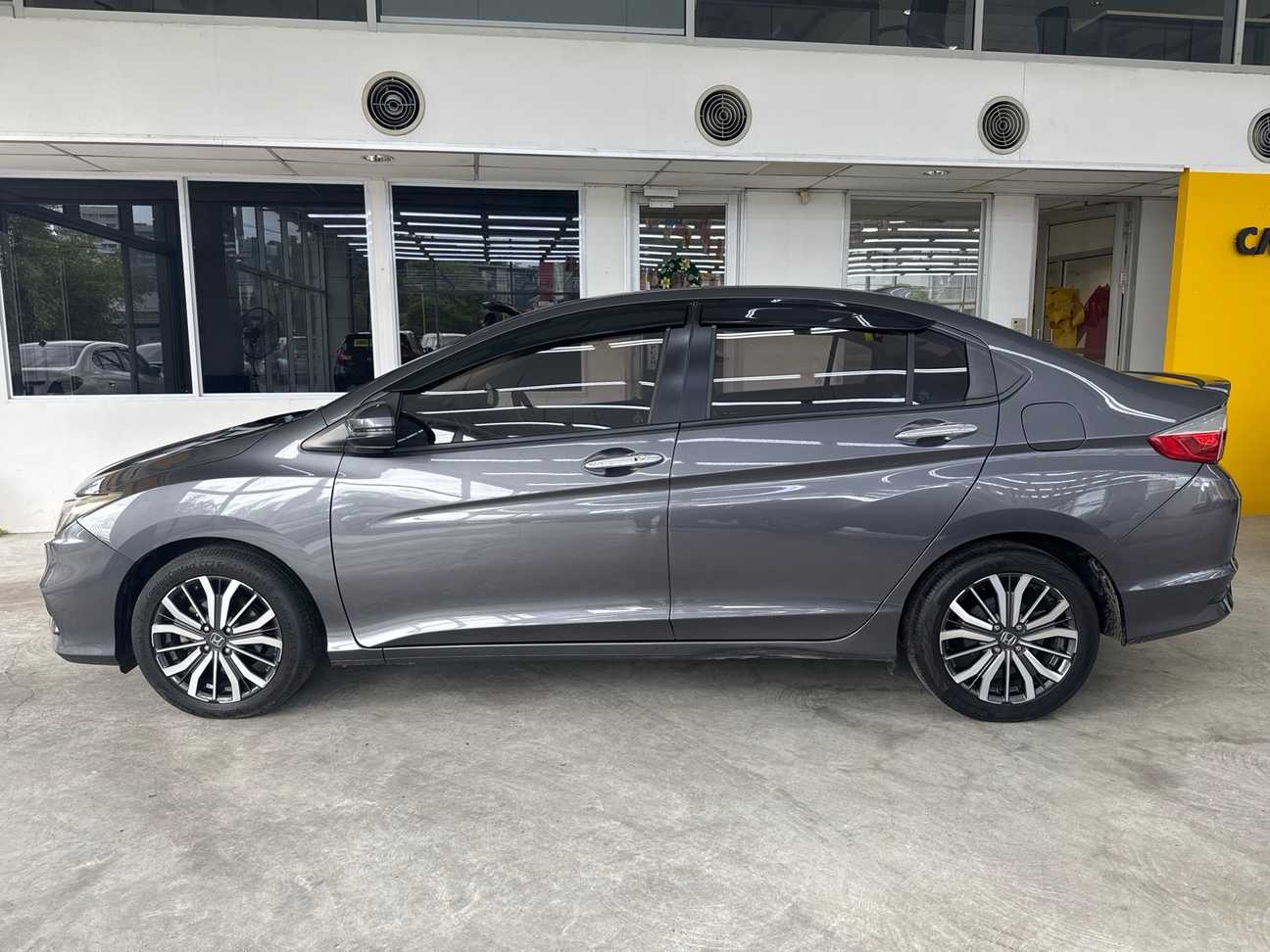 used 2018 Honda City V 1.5