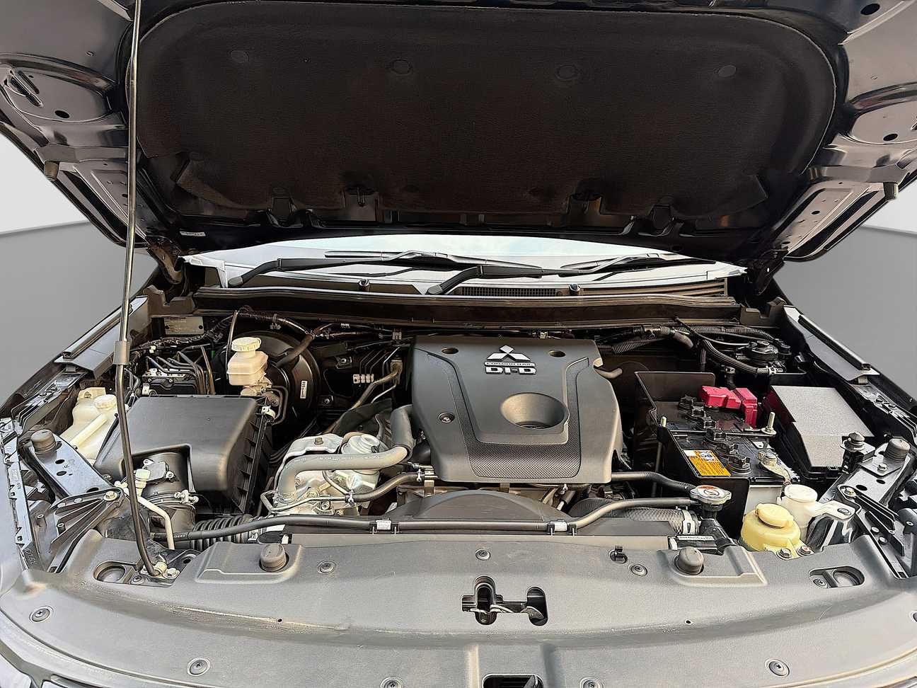 used 2023 Mitsubishi Triton VGT Athlete Dual Cab 4X4 2.4
