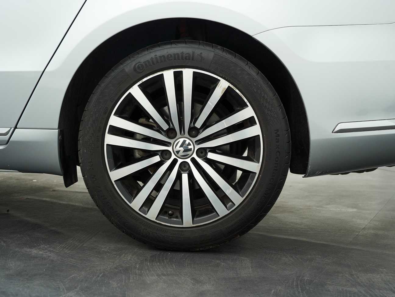 used 2013 Volkswagen PASSAT  1.8