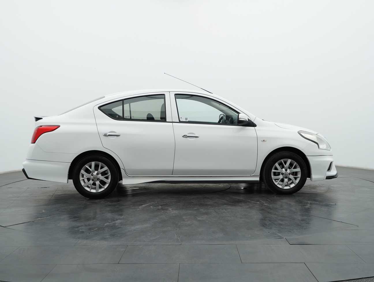 terpakai 2016 Nissan Almera E 1.5