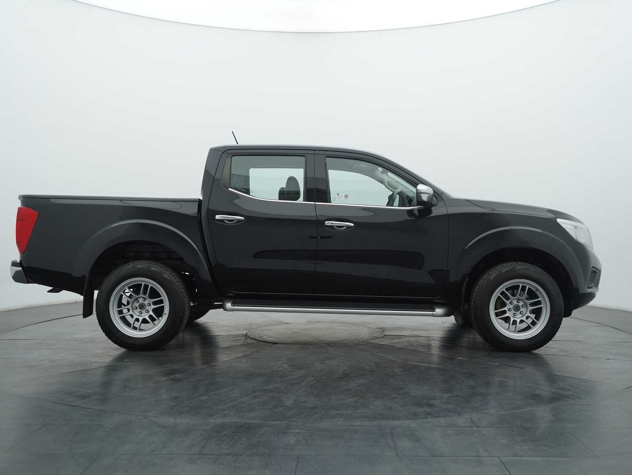 terpakai 2017 Nissan Navara NP300 V Dual Cab 2.5