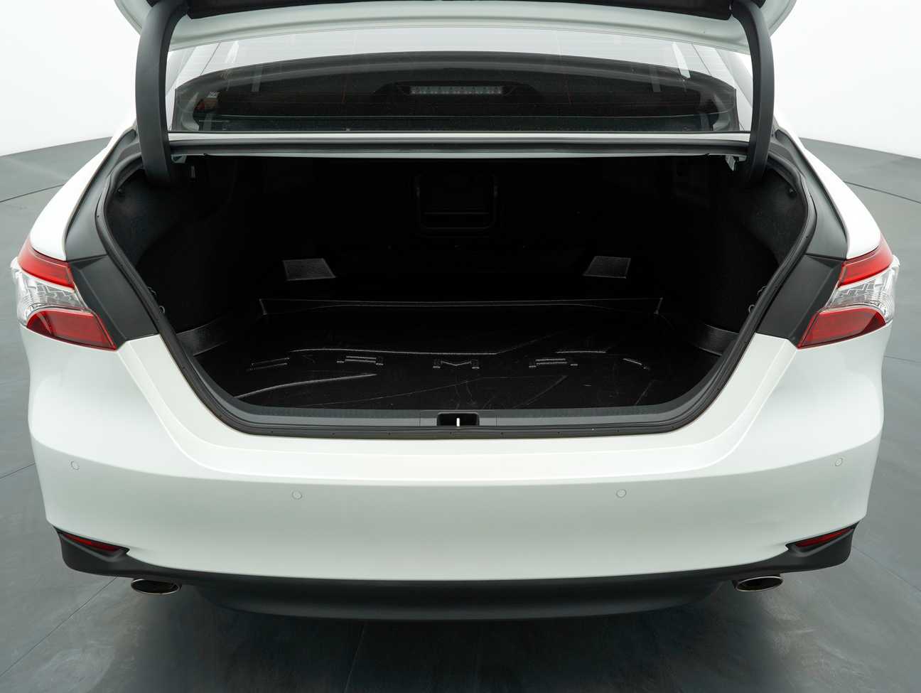 terpakai 2019 Toyota CAMRY V 2.5