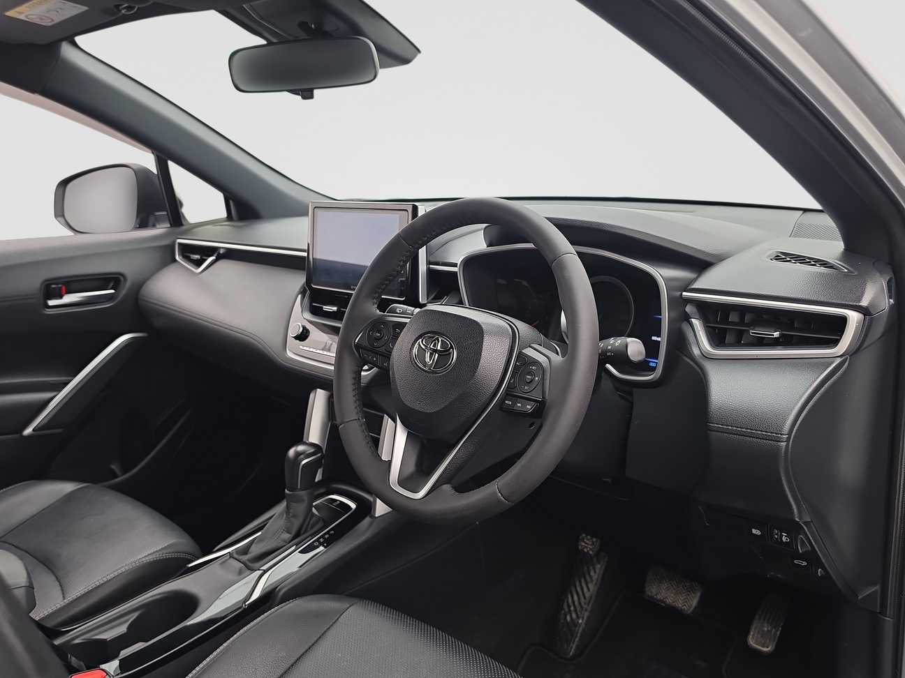 used 2022 Toyota Corolla Cross V 1.8