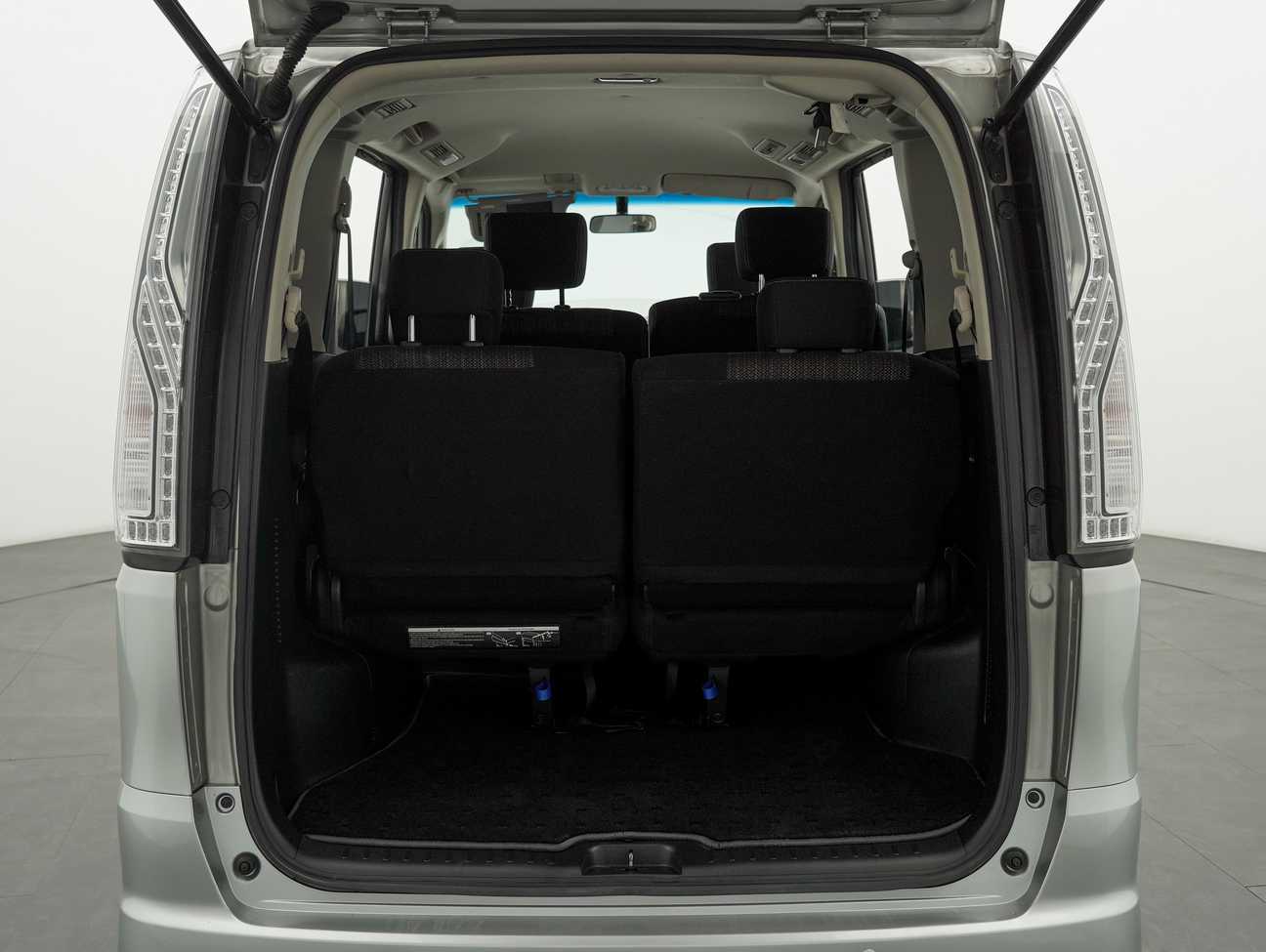 used 2017 Nissan Serena S-Hybrid High-Way Star 2.0