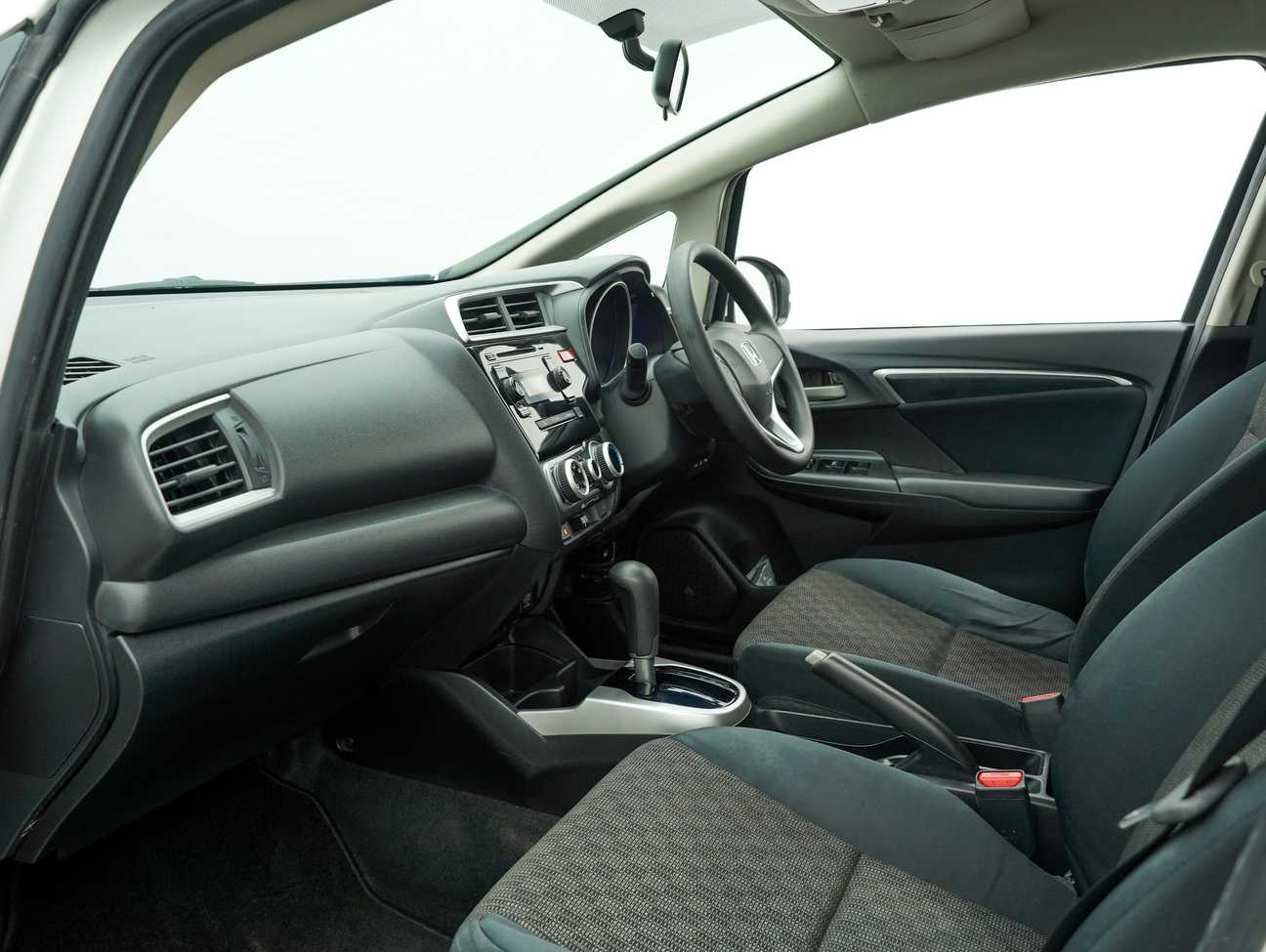 used 2015 Honda Jazz E 1.5