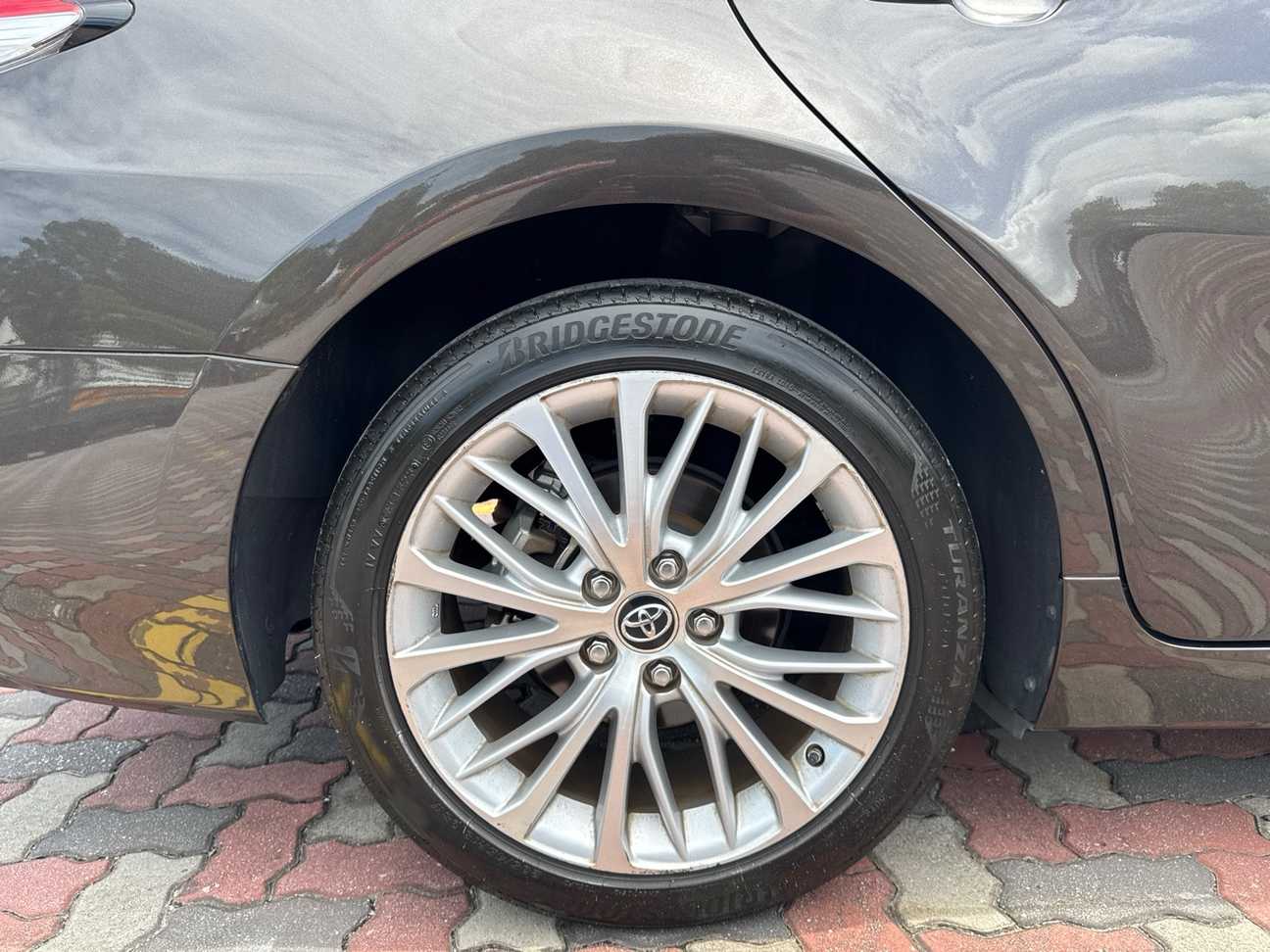 used 2019 Toyota Camry V 2.5