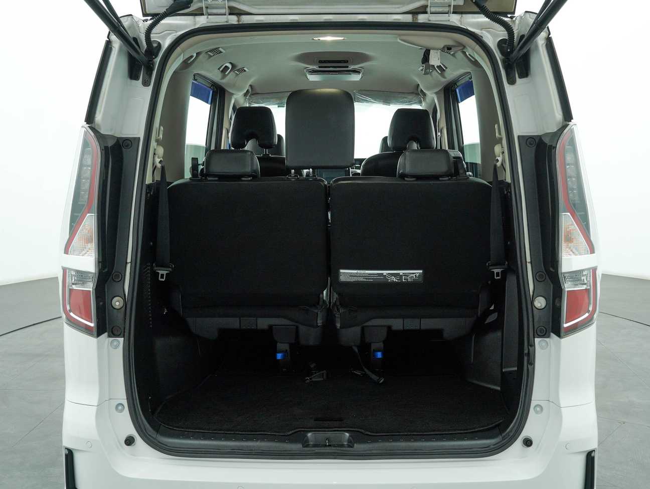 used 2022 Nissan Serena S-Hybrid High-Way Star Premium 2.0