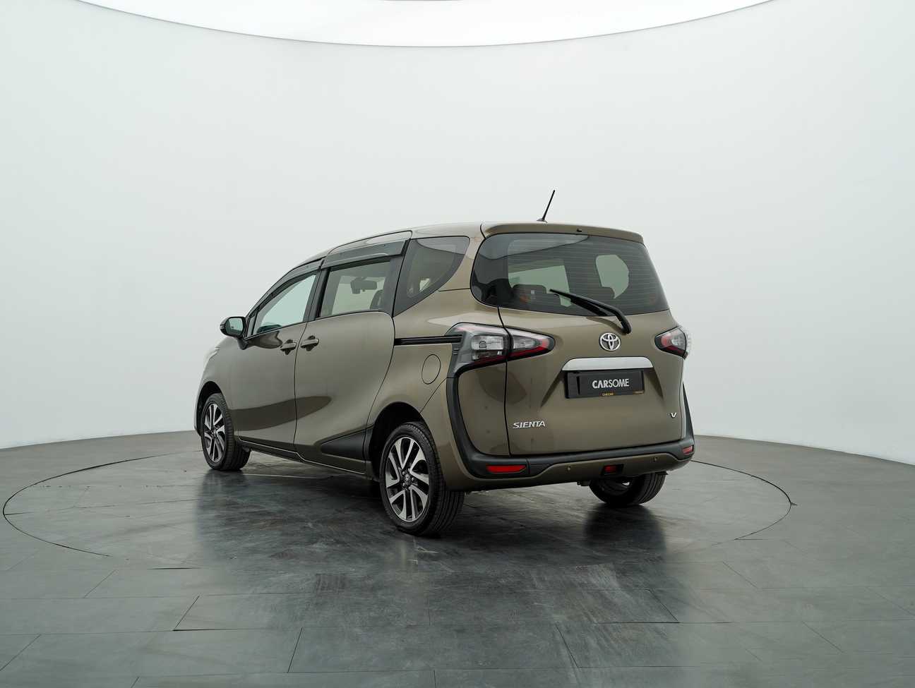 used 2018 Toyota Sienta V 1.5