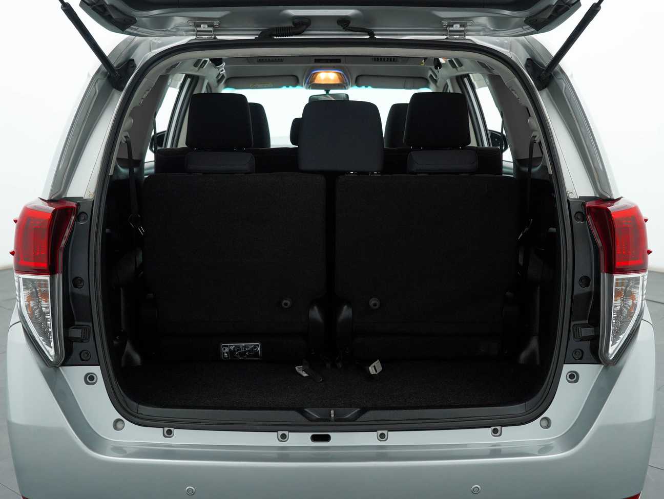 terpakai 2020 Toyota Innova G 2.0