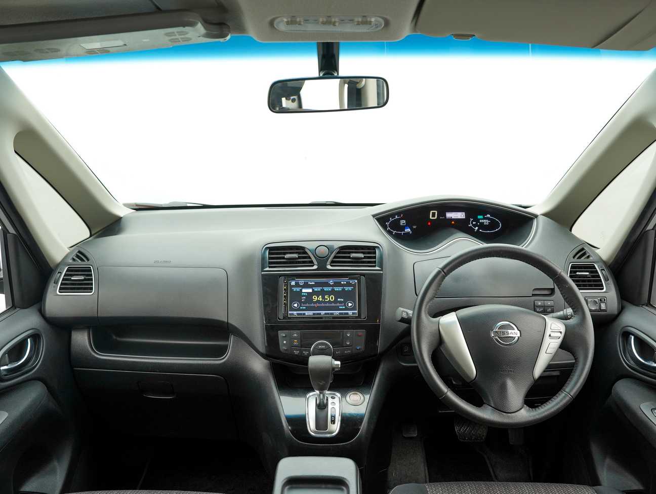 used 2017 Nissan Serena S-Hybrid High-Way Star 2.0