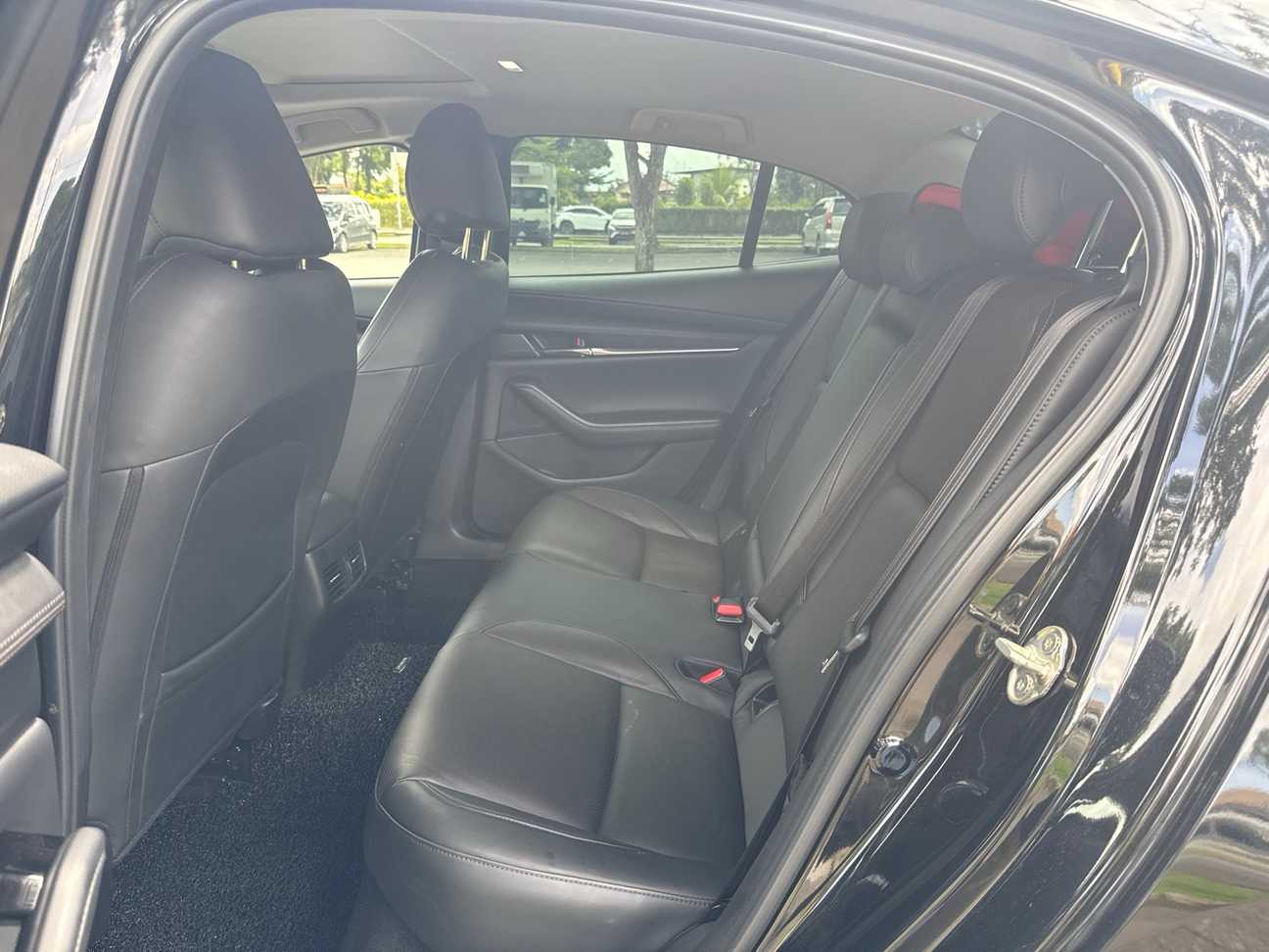 terpakai 2023 Mazda 3 SKYACTIV-G High Plus 2.0