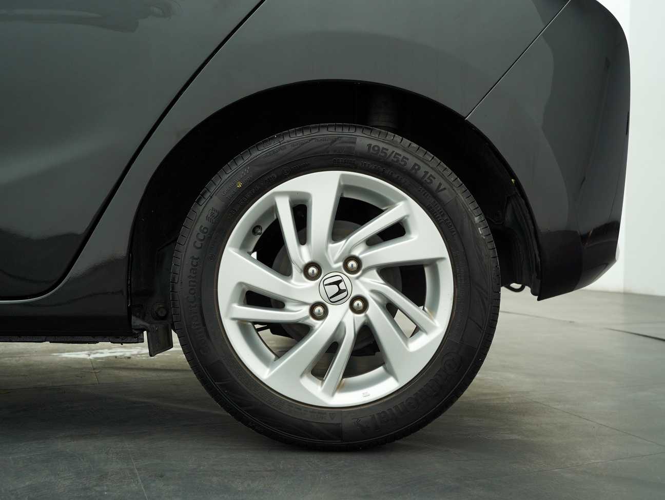 used 2015 Honda Jazz E 1.5