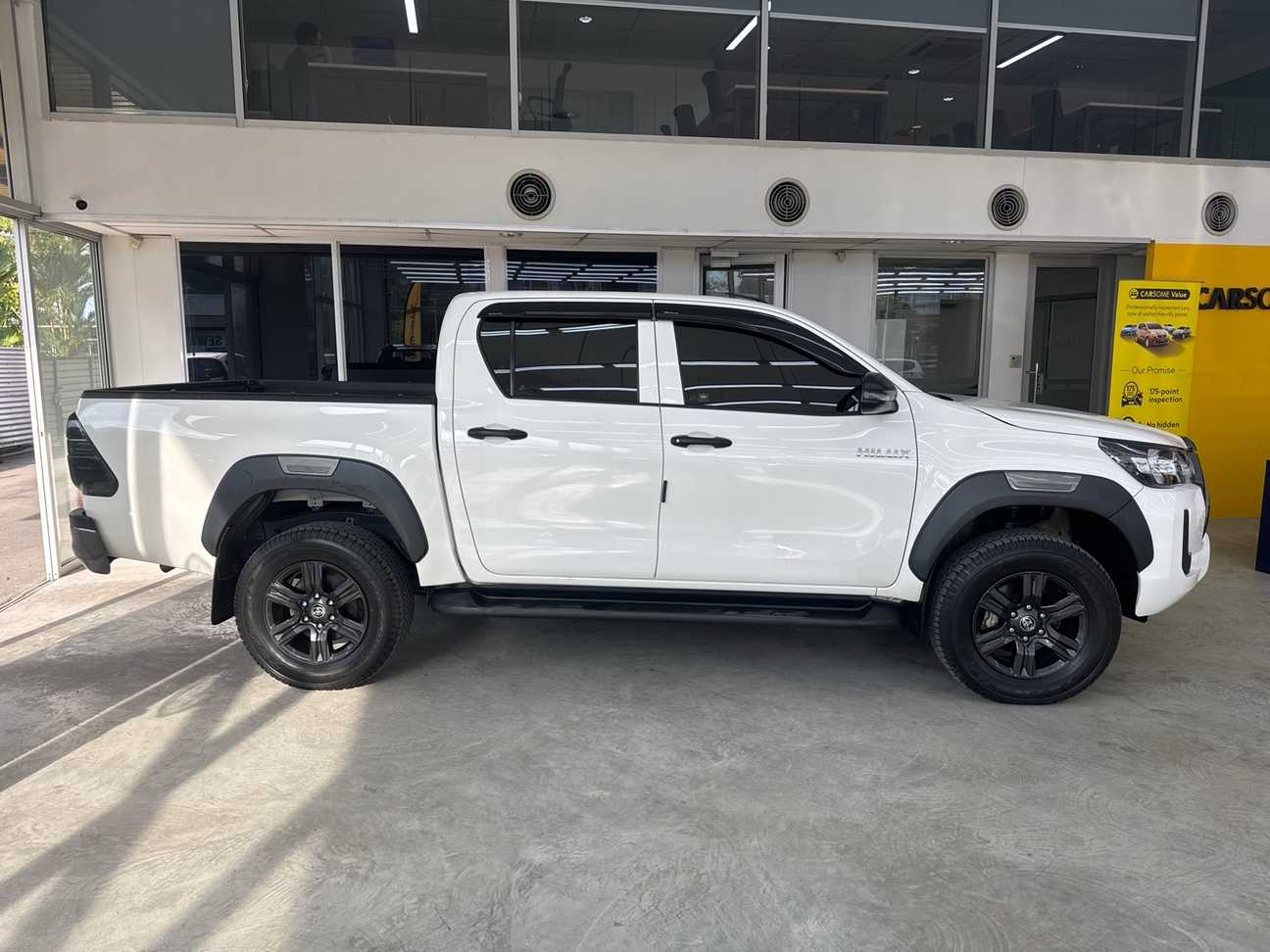 used 2023 Toyota Hilux E Dual Cab 2.4