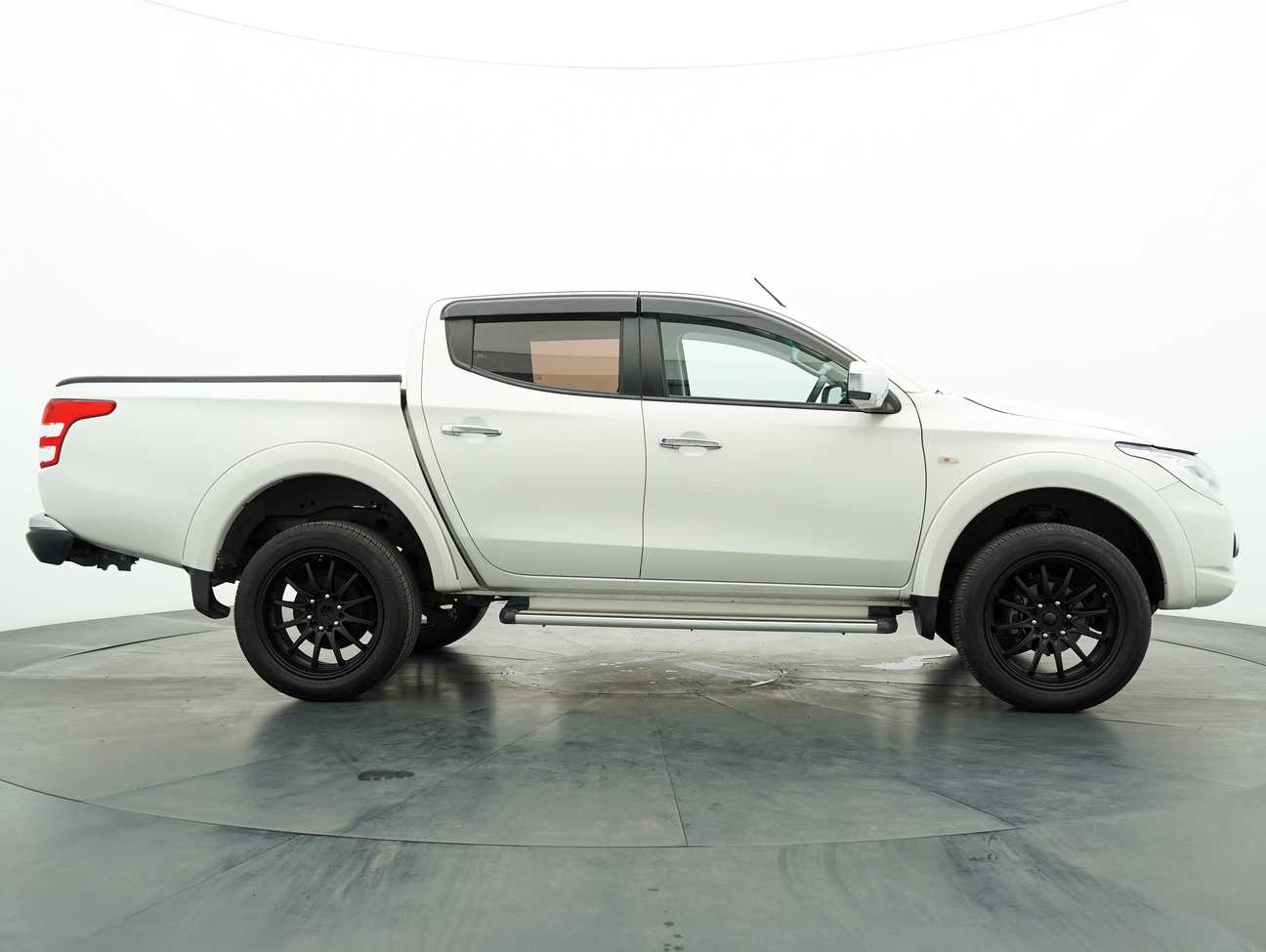 terpakai 2017 Mitsubishi TRITON VGT MS 4WD DC 2.4