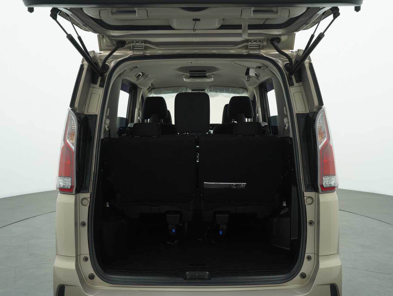 used 2021 Nissan Serena S-Hybrid High-Way Star 2.0