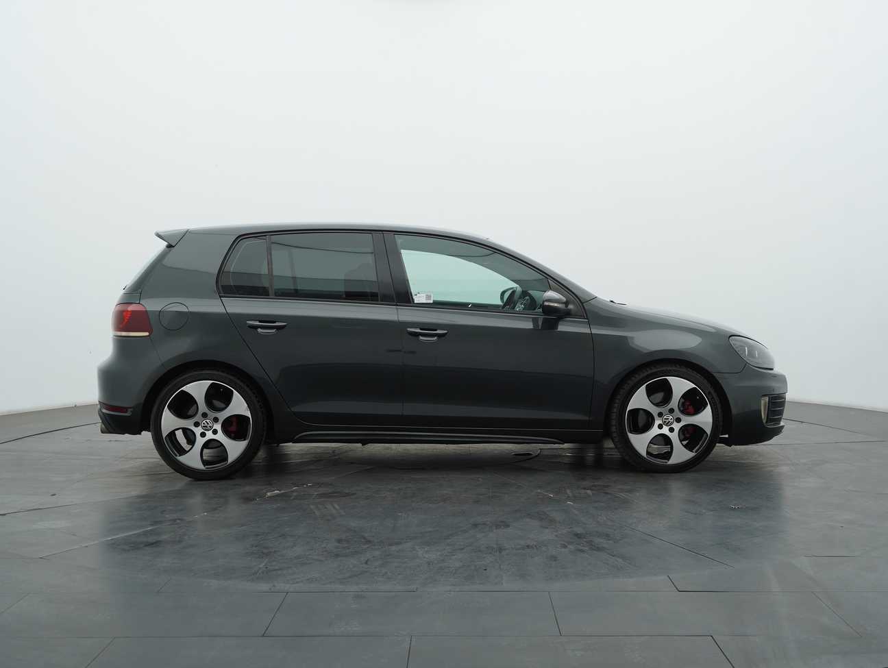 terpakai 2011 Volkswagen Golf GTI 2.0