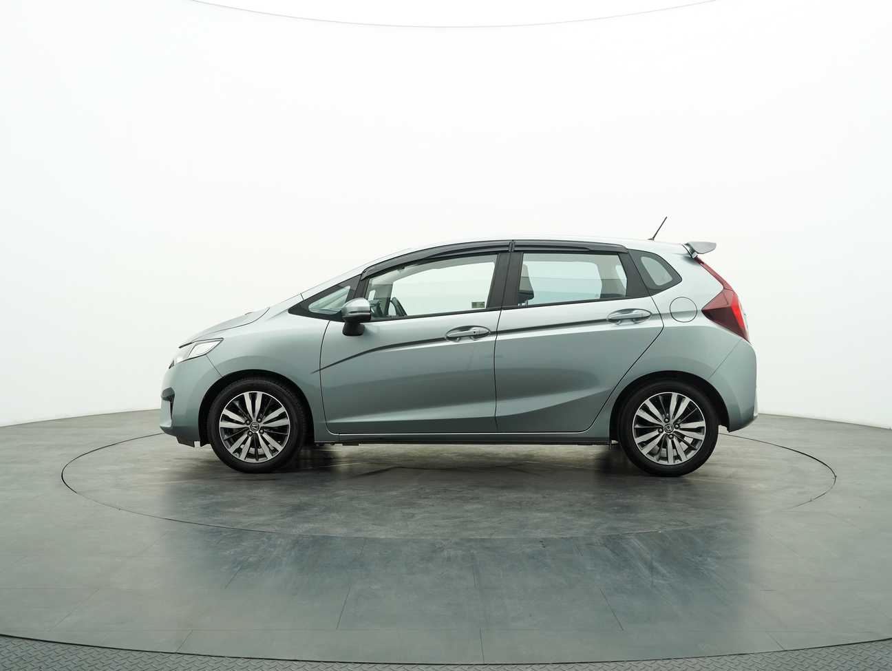 used 2015 Honda Jazz V 1.5