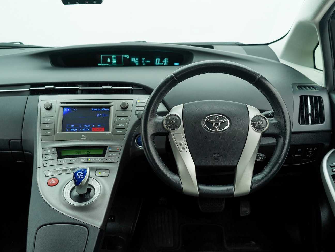 used 2013 Toyota Prius Luxury 1.8