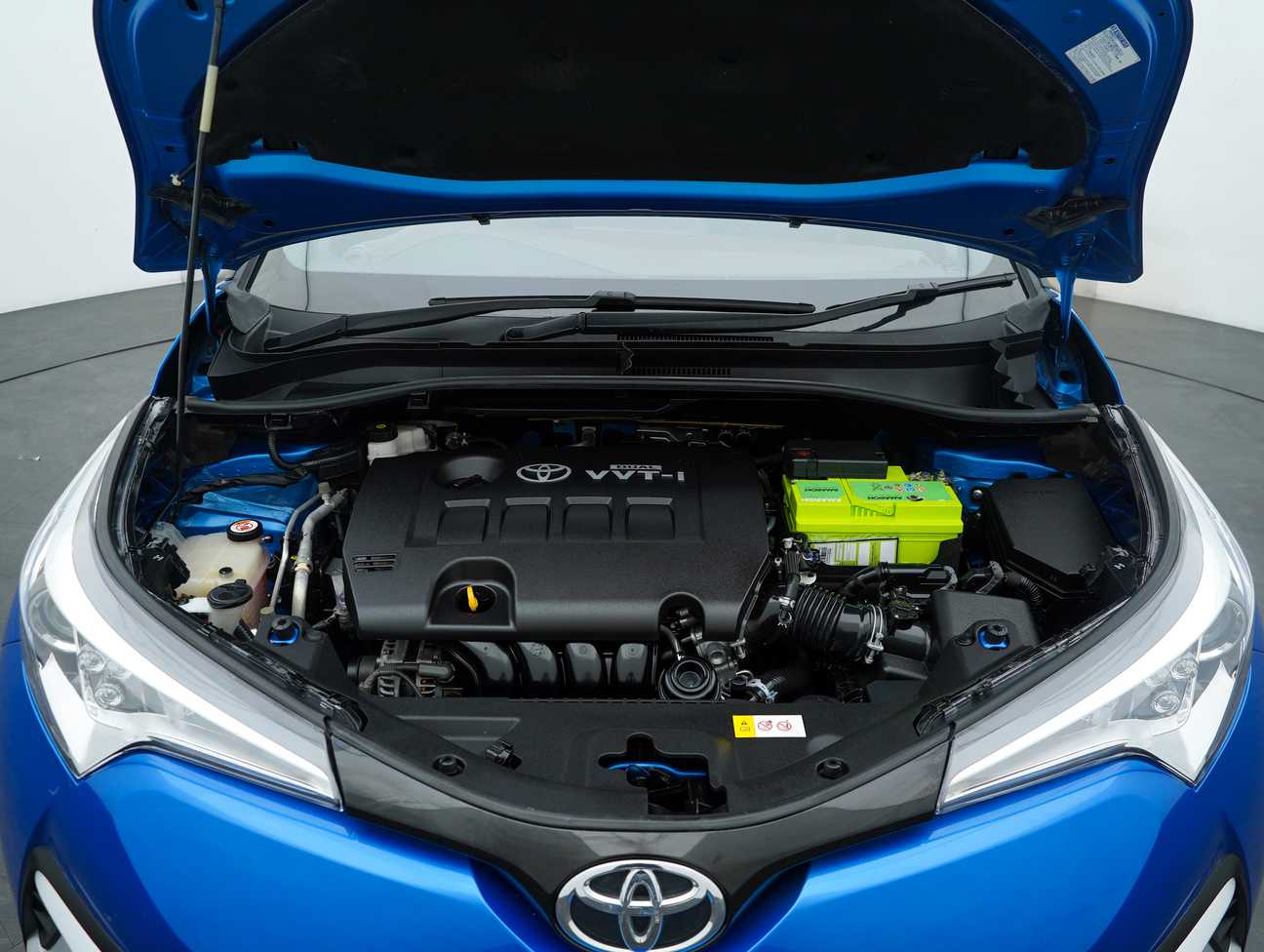 used 2019 Toyota C-HR  1.8