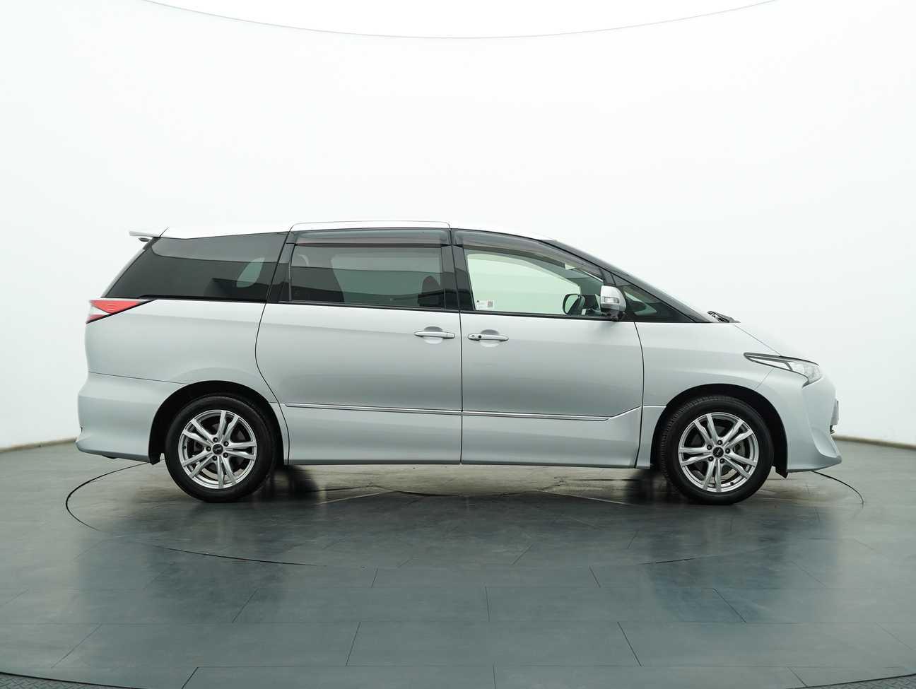 used 2017 Toyota Estima Aeras 2.4