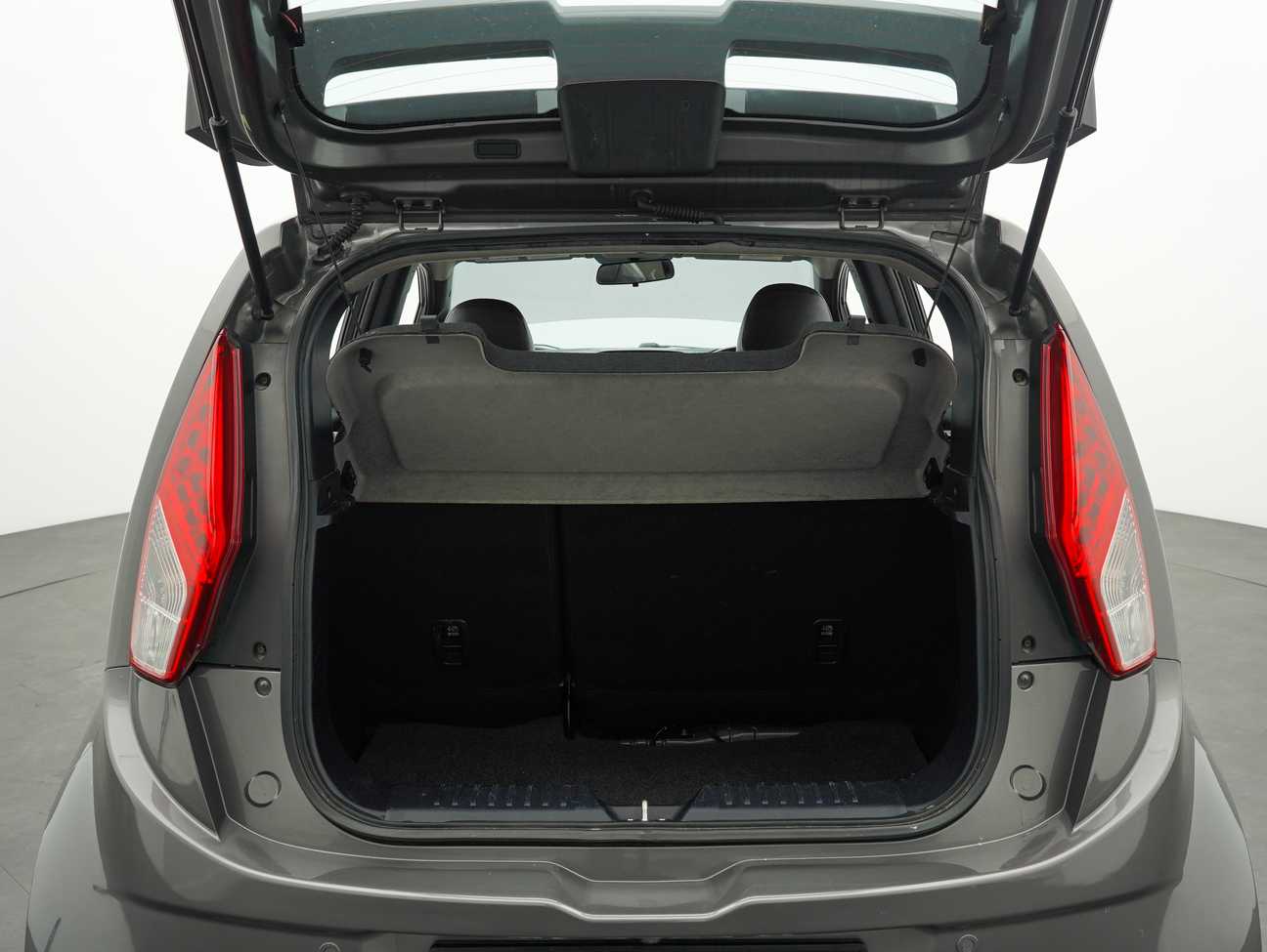 terpakai 2014 Proton Iriz Executive 1.6