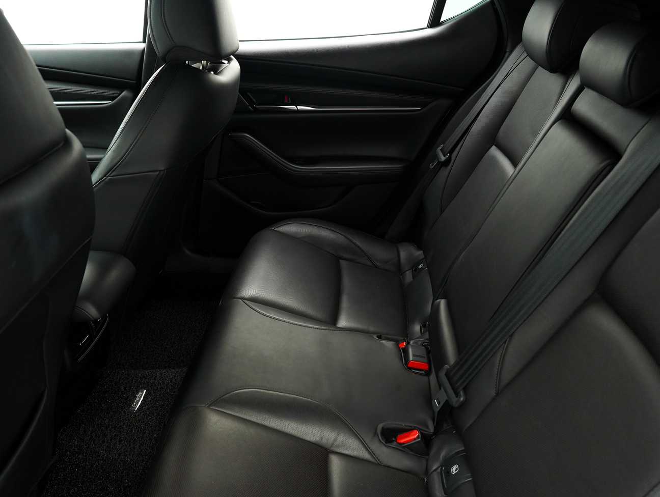 terpakai 2020 Mazda 3 SKYACTIV-G High Plus 2.0