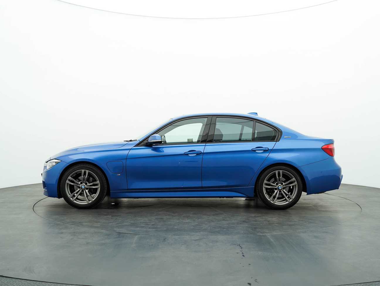 used 2017 BMW 330e M Sport 2.0
