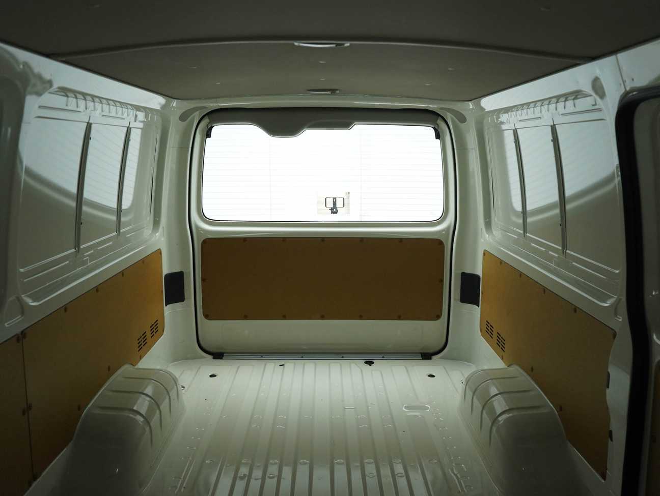 terpakai 2023 Toyota Hiace Panel 2.5