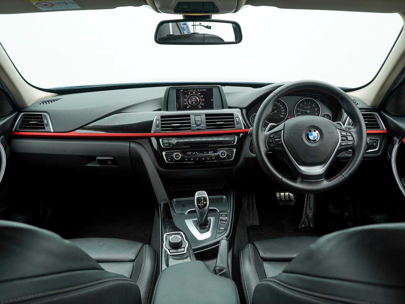 used 2016 BMW 320i Sport Line 2.0