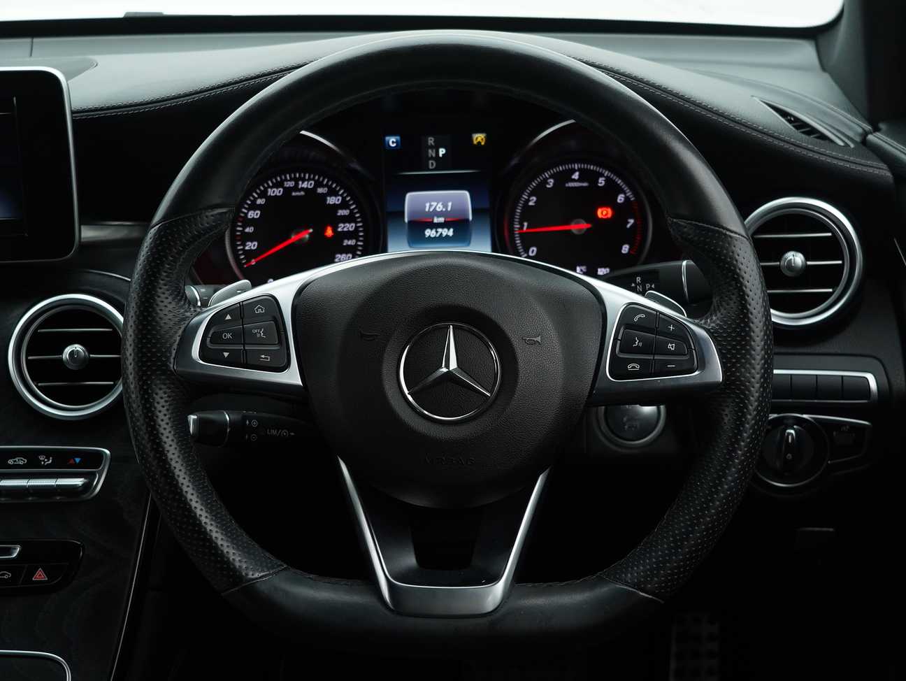 terpakai 2018 Mercedes-Benz GLC250 4MATIC AMG Line 2.0