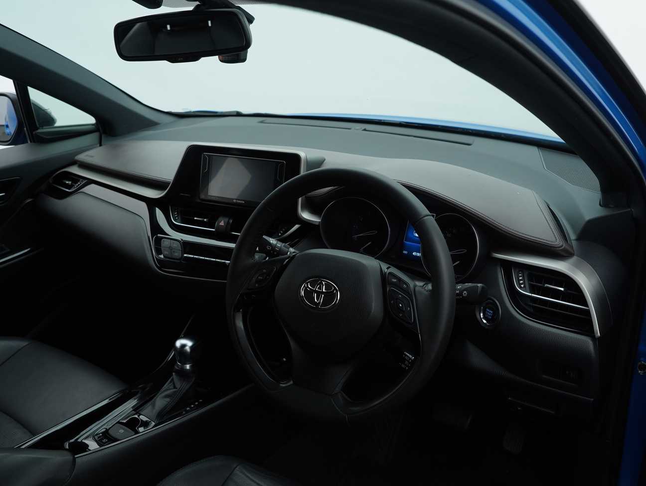 used 2018 Toyota C-HR  1.8