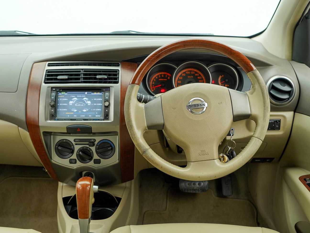 used 2011 Nissan Grand Livina Comfort 1.8