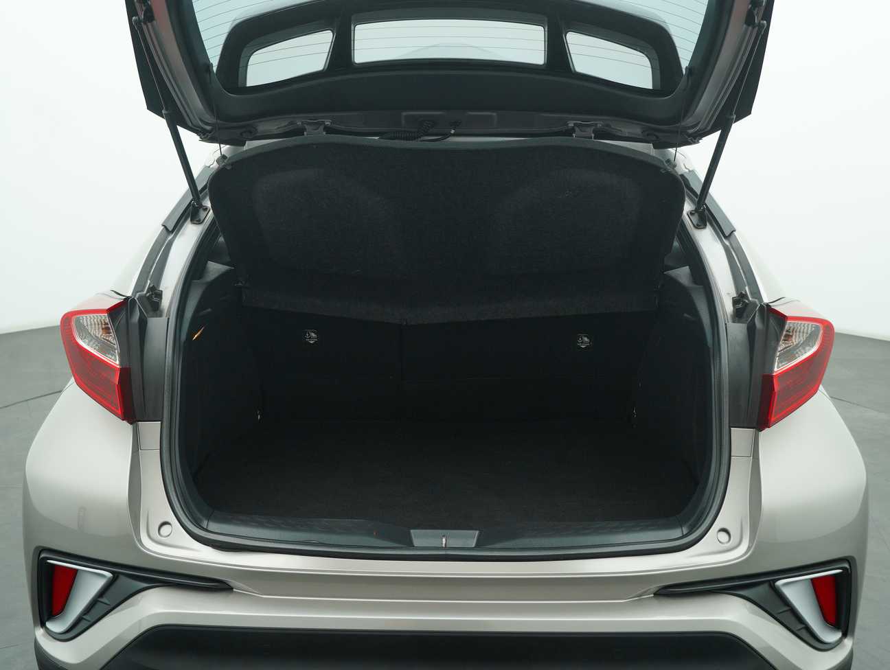 used 2019 Toyota C-HR  1.8